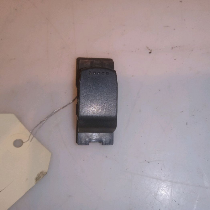 Commande lève-glace porte avant droite occasion SUZUKI GRAND VITARA II Phase 1 09-2005->09-2009 1.6 VVT 106ch 3799562J00 1