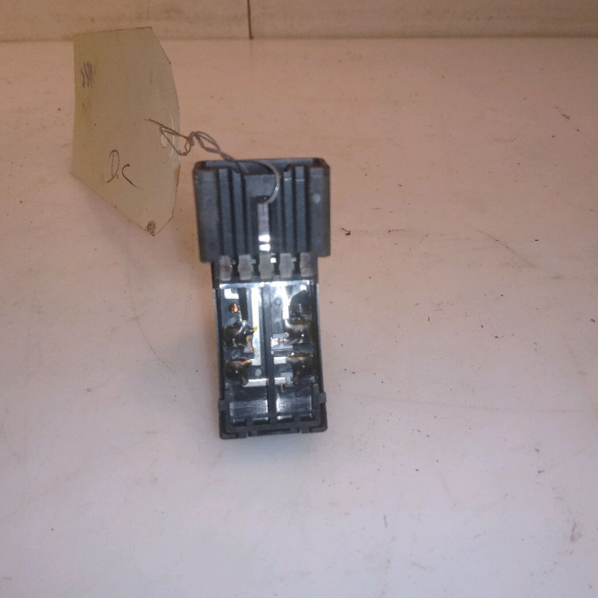 Commande lève-glace porte avant droite occasion SUZUKI GRAND VITARA II Phase 1 09-2005->09-2009 1.6 VVT 106ch 3799562J00 2