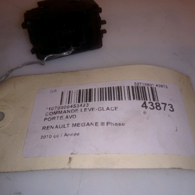 Commande lève-glace porte avant droite occasion RENAULT MEGANE III Phase 1 11-2008->01-2012 809600750R 4