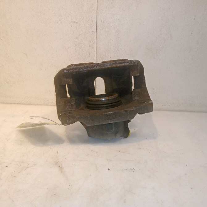 Etrier de frein avant gauche occasion RENAULT LAGUNA I Phase 1 01-1994->04-1998 7701203661 3