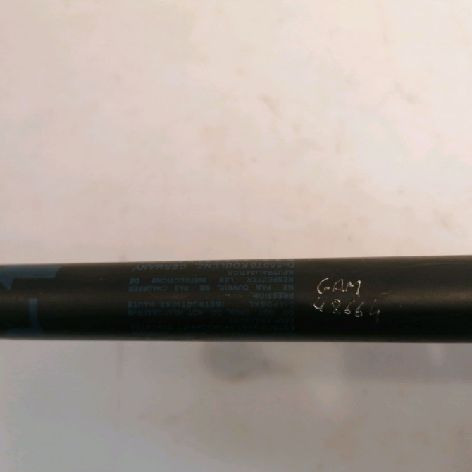 Verin droit hayon occasion PEUGEOT 107 Phase 2 01-2009->01-2012 1.0i 12v 2