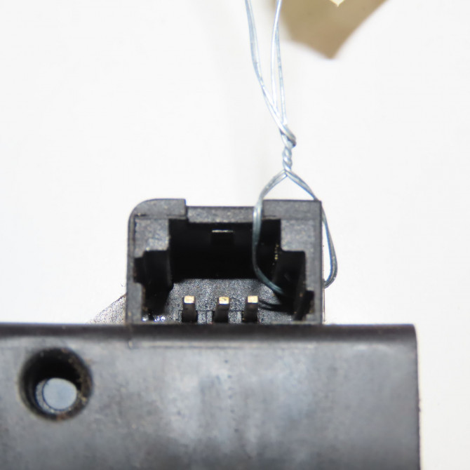 Serrure coffre arrière occasion PEUGEOT 407 Phase 1 04-2004->07-2008 2.2 HDI 16v 3