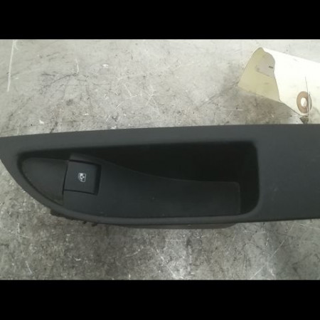 Commande leve-glace porte arrière droite occasion OPEL ASTRA IV Phase 1 01-2010->06-2012 13301888