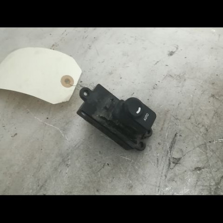 Commande leve-glace porte arrière droite occasion HYUNDAI I 30 I Phase 1 03-2008->12-2010 935802L010