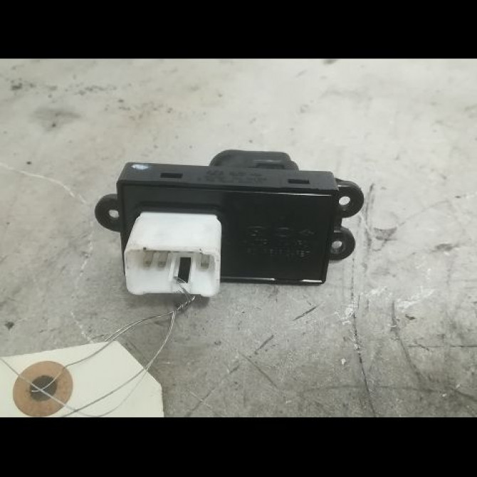 Commande leve-glace porte arrière droite occasion HYUNDAI I 30 I Phase 1 03-2008->12-2010 935802L010 2