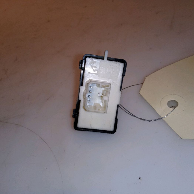 Commande lève-glace porte avant droite occasion JEEP RENEGADE Phase 1 09-2014->... 735603932 2