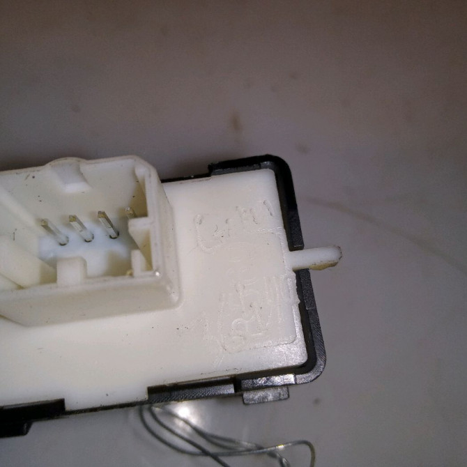 Commande leve-glace porte arrière droite occasion JEEP RENEGADE Phase 1 09-2014->... 735603932 3