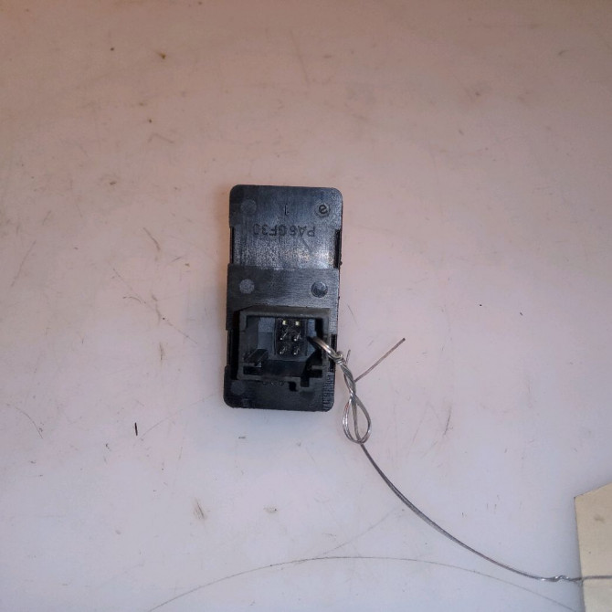 Commande leve-glace porte arrière gauche occasion CITROEN C6 Phase 1 12-2005->03-2013 2.2 HDI 170ch 2