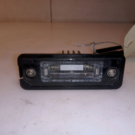 Eclaireur plaque de police d occasion VOLKSWAGEN PASSAT V Phase 1 04-1995->04-1999 2.0 TDI 140ch 3D0943021A