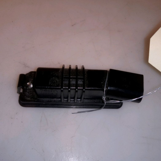 Eclaireur plaque de police d occasion VOLKSWAGEN PASSAT V Phase 1 04-1995->04-1999 2.0 TDI 140ch 3D0943021A 2