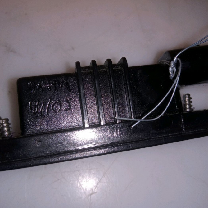 Eclaireur plaque de police d occasion VOLKSWAGEN PASSAT V Phase 1 04-1995->04-1999 2.0 TDI 140ch 3D0943021A 3