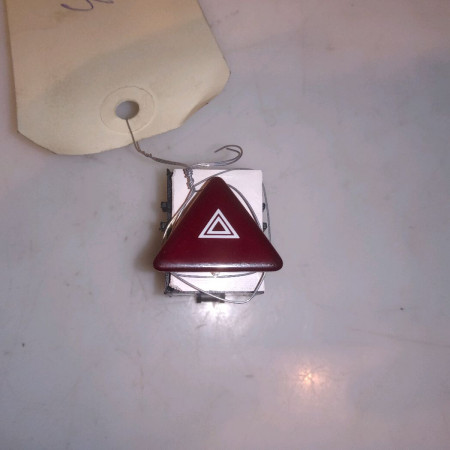 Bouton de warning occasion VOLKSWAGEN PASSAT V Phase 1 04-1995->04-1999 2.0 TDI 140ch 3C8953509