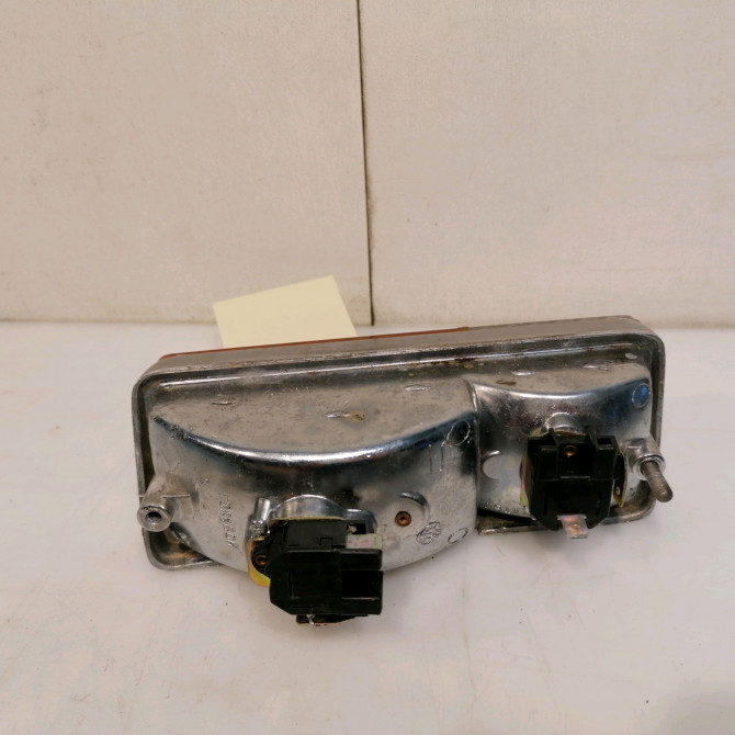 Clignotant droit occasion LADA NIVA Phase 1 04-1995->04-1999 1.6i 73ch 2