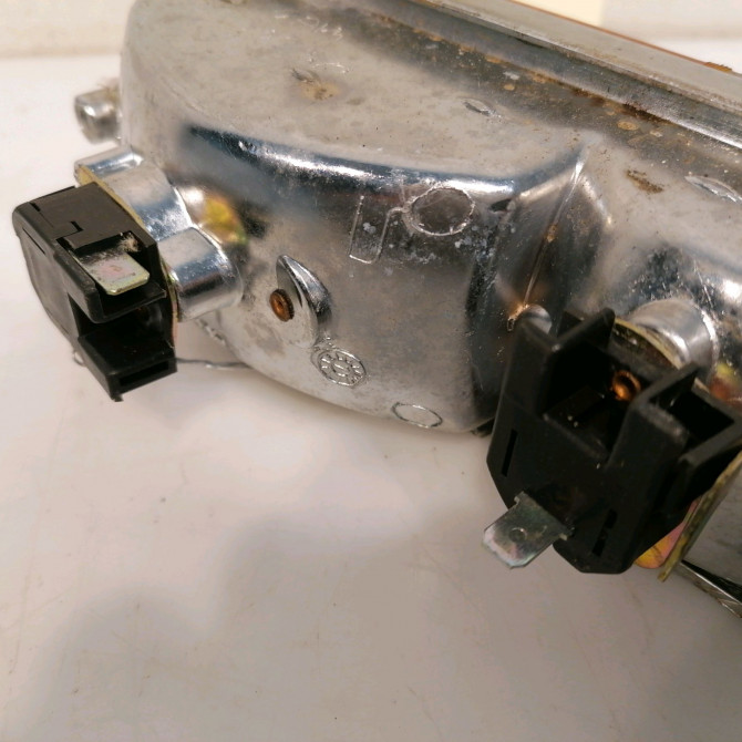 Clignotant droit occasion LADA NIVA Phase 1 04-1995->04-1999 1.6i 73ch 3