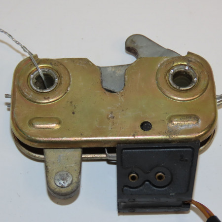 <span class="tt">Serrure coffre arrière occasion  </span><span class="designation"> </span>