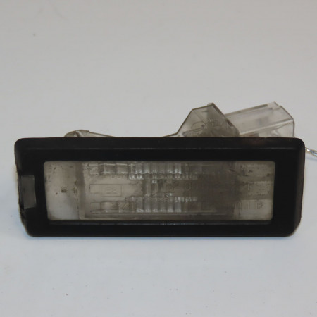 Eclaireur plaque de police g occasion RENAULT SCENIC II Phase 2 09-2006->04-2009 1.9 DCI 130ch 8200013577