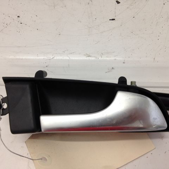 Poignee int porte avd occasion AUDI A3 II Phase 1 06-2003->06-2008 1.9 TDi 8P3837020A7A2 1