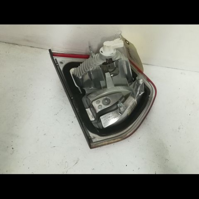 Feu arrière intérieur droit occasion CITROEN C4 PICASSO I Phase 1 01-2007->10-2013 1.6 HDi 16v 110ch 6351CC 2