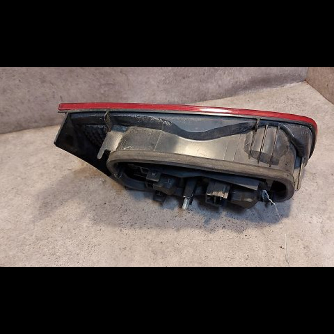 Feu arrière interieur gauche occasion RENAULT LAGUNA II Phase 2 03-2005->09-2007 1.9 DCI 120ch 8200262110 2