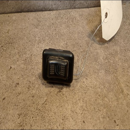 Commande lève-glace porte avant droite occasion FORD FIESTA III Phase 1 03-1989->01-1994 1.1i