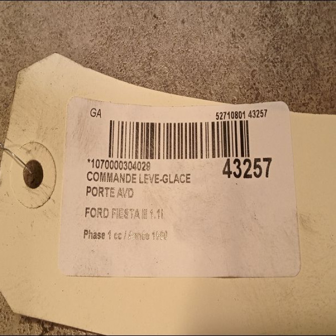 Commande lève-glace porte avant droite occasion FORD FIESTA III Phase 1 03-1989->01-1994 1.1i 3