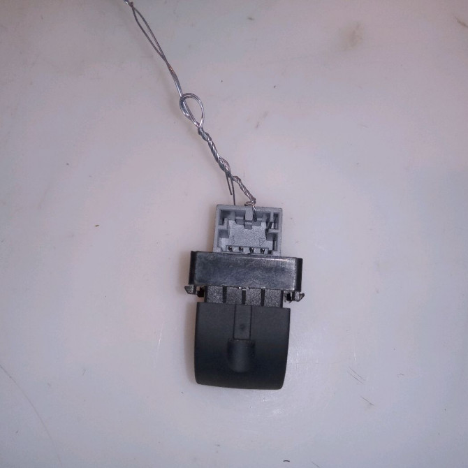 Commande lève-glace porte avant droite occasion AUDI A6 III Phase 1 05-2004->10-2008 2.7 TDi V6 2