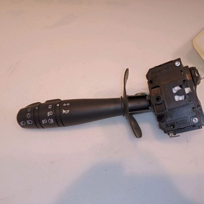 Commande clignotant occasion RENAULT CLIO II Phase 1 03-1998->06-2001 1.4i 8v 75ch 7701064226 1