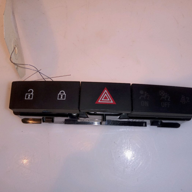 Bouton de warning occasion OPEL ASTRA IV Phase 1 01-2010->06-2012 13285122 1