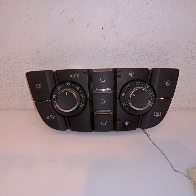 Commande de chauffage occasion OPEL ASTRA IV Phase 1 01-2010->06-2012 13360104 1