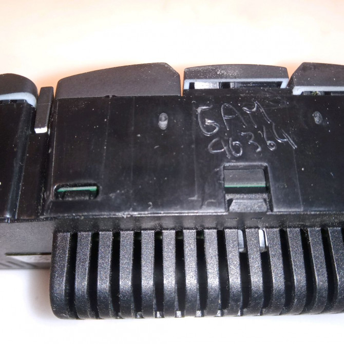 Commande de chauffage occasion OPEL ASTRA IV Phase 1 01-2010->06-2012 13360104 3