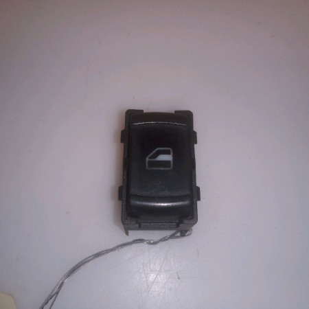 Commande leve-glace porte arrière droite occasion VOLKSWAGEN PASSAT IV Phase 1 10-1996->10-2000 1.9 TDI 90ch