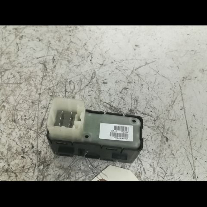 Commande lève-glace porte avant droite occasion DODGE CALIBER Phase 1 06-2006->... 2.0 CRD 68018920AA 2