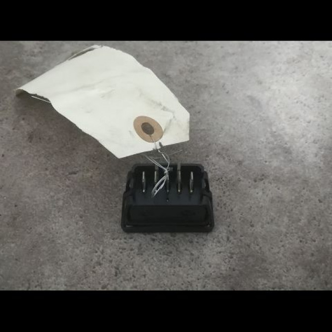 Commande lève-glace porte avant gauche occasion PEUGEOT 106 Phase 2 04-1996->09-2003 1.1i 60ch 6552R4 2