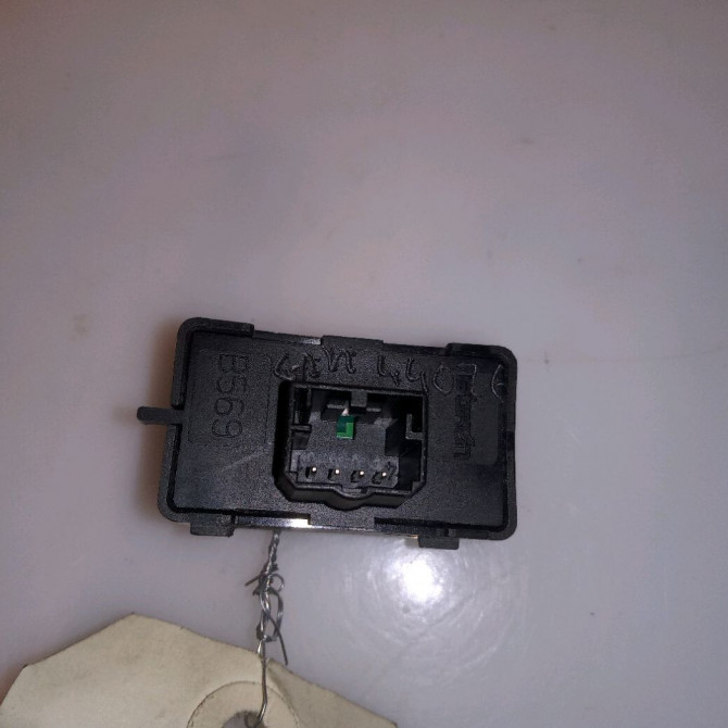 Commande lève-glace porte avant droite occasion ALFA ROMEO MI.TO 156085172 3