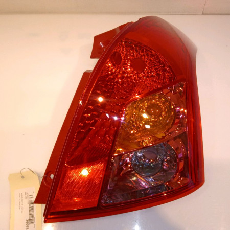 Feu arrière droit occasion SUZUKI SWIFT III Phase 1 03-2005->09-2011 1.3i 90ch 3565063J00