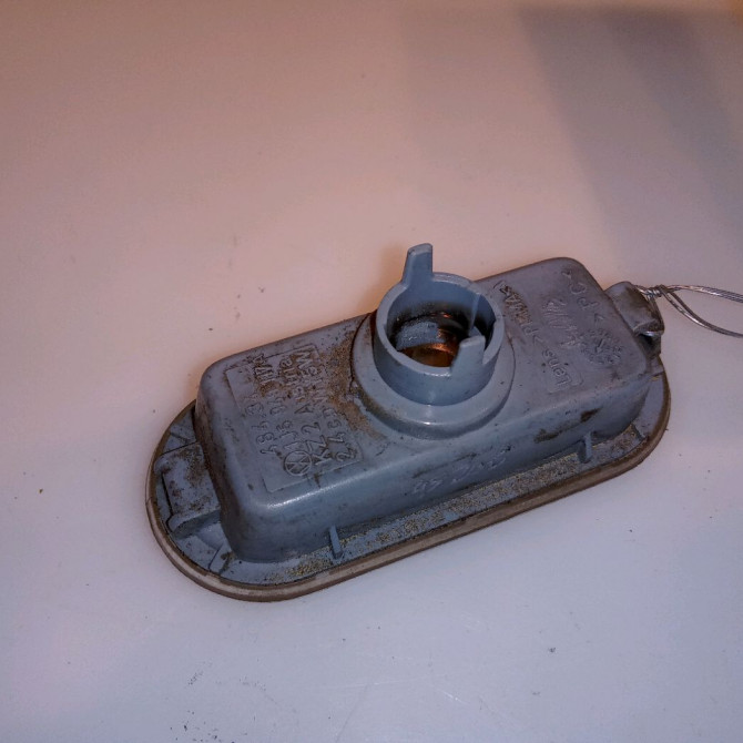 Répétiteur aile gauche occasion VOLKSWAGEN POLO III Phase 2 11-1999->12-2001 1.4 TDI 75ch 1J5949117A 2