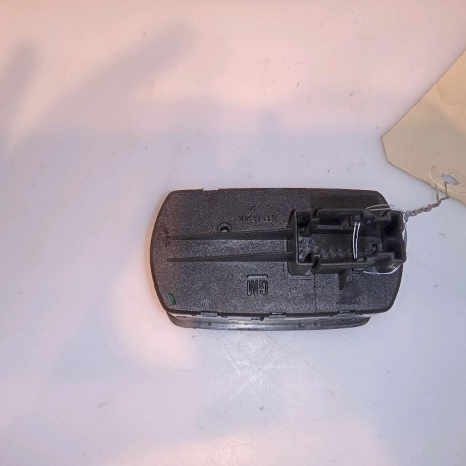 Commande lève-glace porte avant gauche occasion OPEL CORSA IV Phase 2 01-2011->03-2015 13258522 2