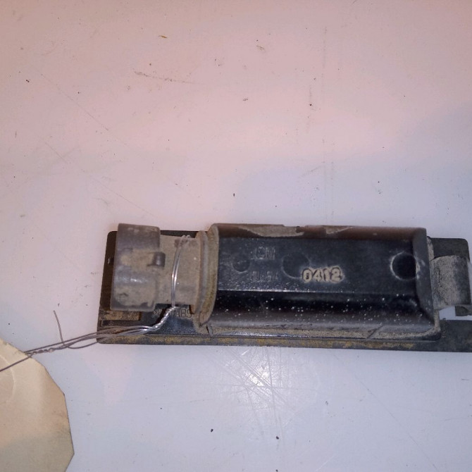 Eclaireur plaque de police g occasion OPEL CORSA IV Phase 2 01-2011->03-2015 13251936 2