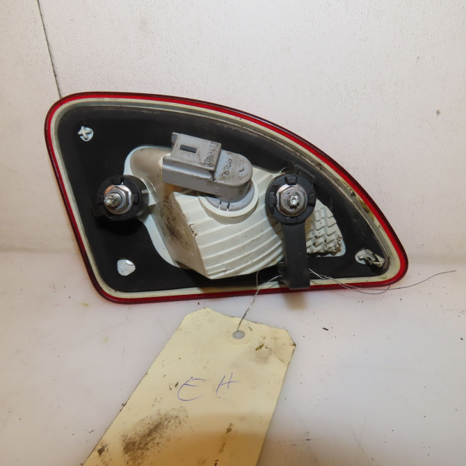 Feu arrière interieur gauche occasion RENAULT TWINGO II Phase 2 12-2011->12-2014 1.2i 16v 75ch 2