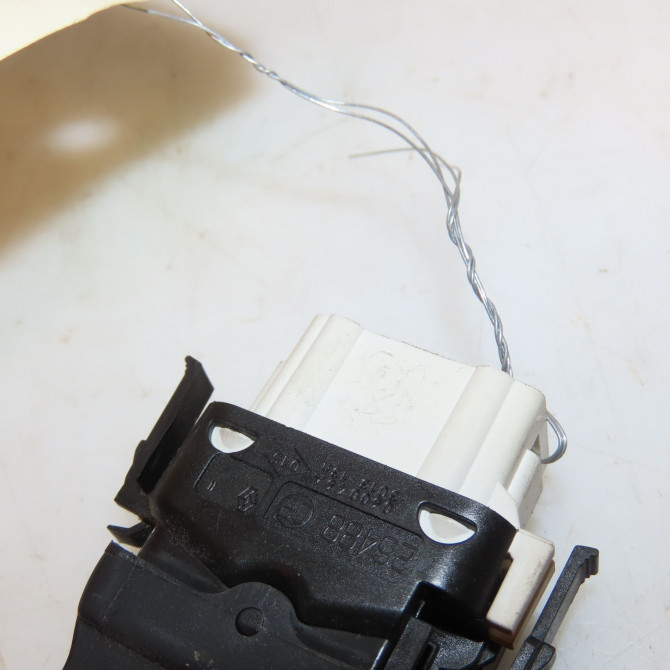 Commande lève-glace porte avant droite occasion RENAULT CLIO II Phase 2 06-2001->07-2006 1.5 DCI 65ch 8200060046 3