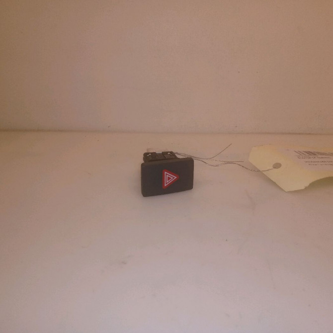 Bouton de warning occasion VOLKSWAGEN GOLF VI Phase 1 10-2008->04-2013 2.0 TDI 140ch 5K0953509A 1