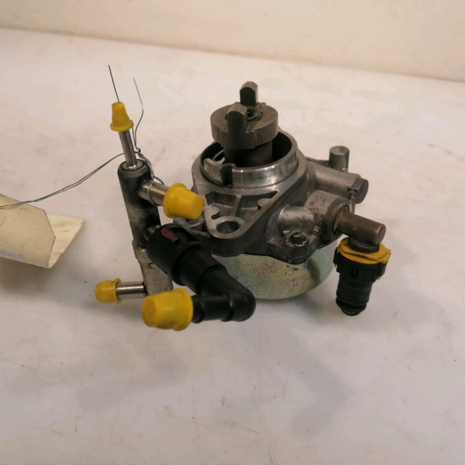 Pompe a vide occasion SUZUKI SPLASH Phase 1 03-2008->12-2012 1.3 CDTI 75ch 1813086J51 2