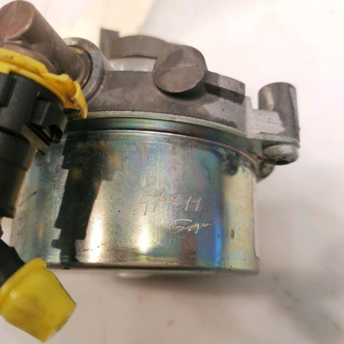 Pompe a vide occasion SUZUKI SPLASH Phase 1 03-2008->12-2012 1.3 CDTI 75ch 1813086J51 4