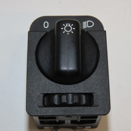 Interrupteur commande de phares occasion OPEL CORSA II Phase 2 04-1997->10-2000 1.7 D 60ch 90437313