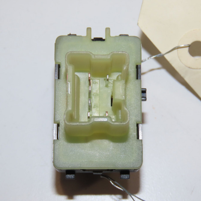 Commande lève-glace porte avant gauche occasion DACIA SANDERO II Phase 1 10-2012->... 0.9 TCE 90ch 2