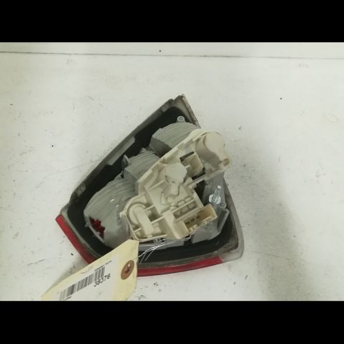 Feu arrière intérieur droit occasion B.M.W. SERIE 3 V Phase 1 03-2005->09-2008 318i 129ch 63216937460 2