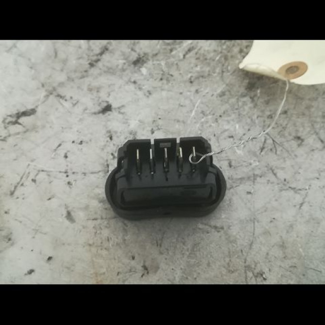 Commande lève-glace porte avant gauche occasion DACIA SANDERO I Phase 1 06-2008->10-2012 1.4 MPI 75ch 8200602227 2