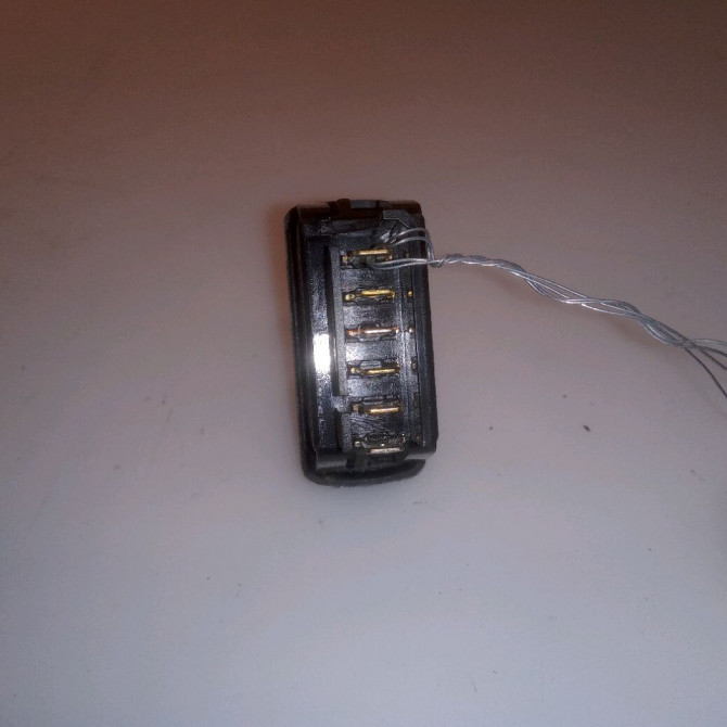 Commande lève-glace porte avant droite occasion RENAULT MEGANE I Phase 2 03-1999->06-2003 1.9 DCI 3