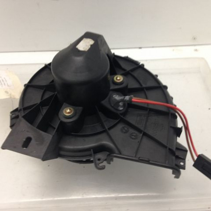 Ventilateur de chauffage occasion OPEL CORSA I Phase 1 01-1985->06-1990 1.0i 24436989 1