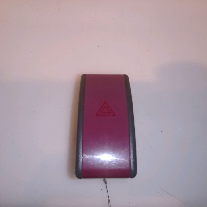 Bouton de warning occasion OPEL TIGRA II Phase 1 09-2004->... 1.4i 90ch 95526834 1